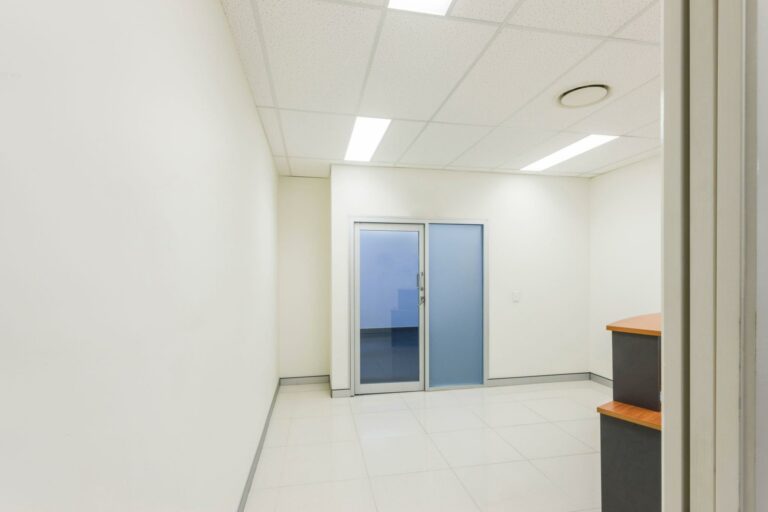 office_room_floor_tiling